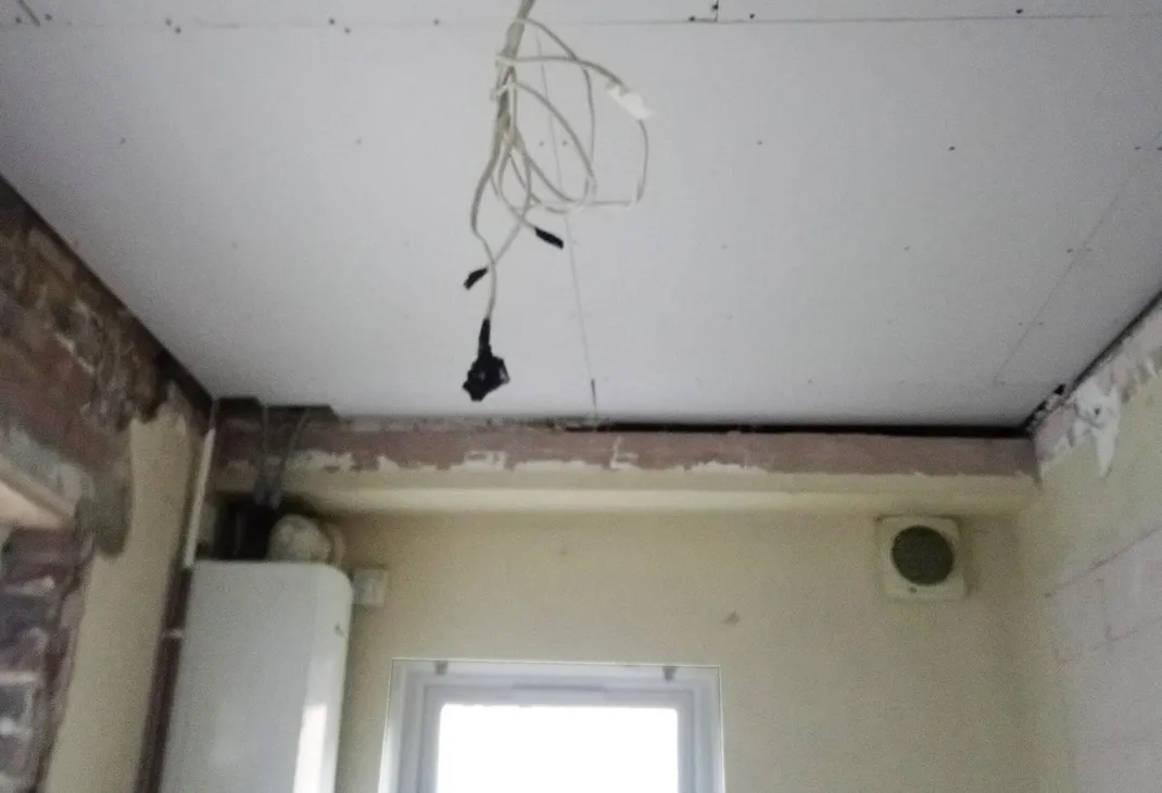 Ceiling and wall plastering