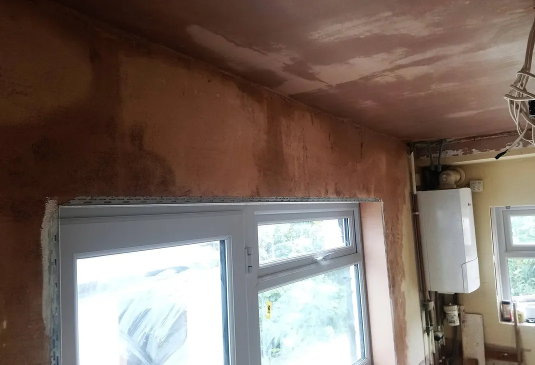 Fresh plastering in kitchen