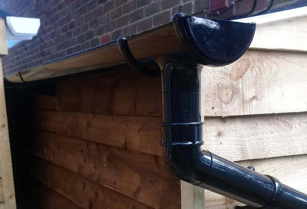 Lean to gutter close up