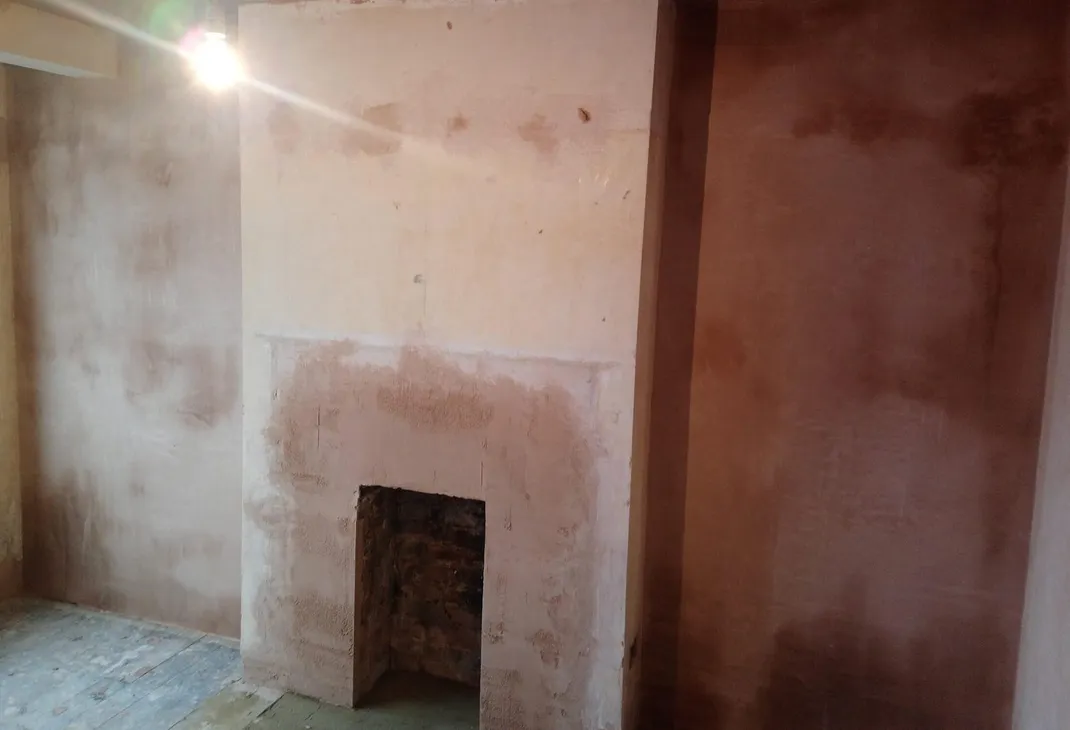 Lounge transformation plastering