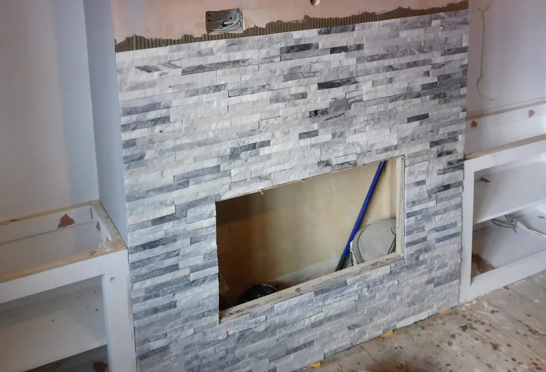 Quartz tiling for feature fireplace