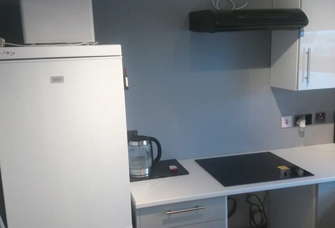 White kitchen installation